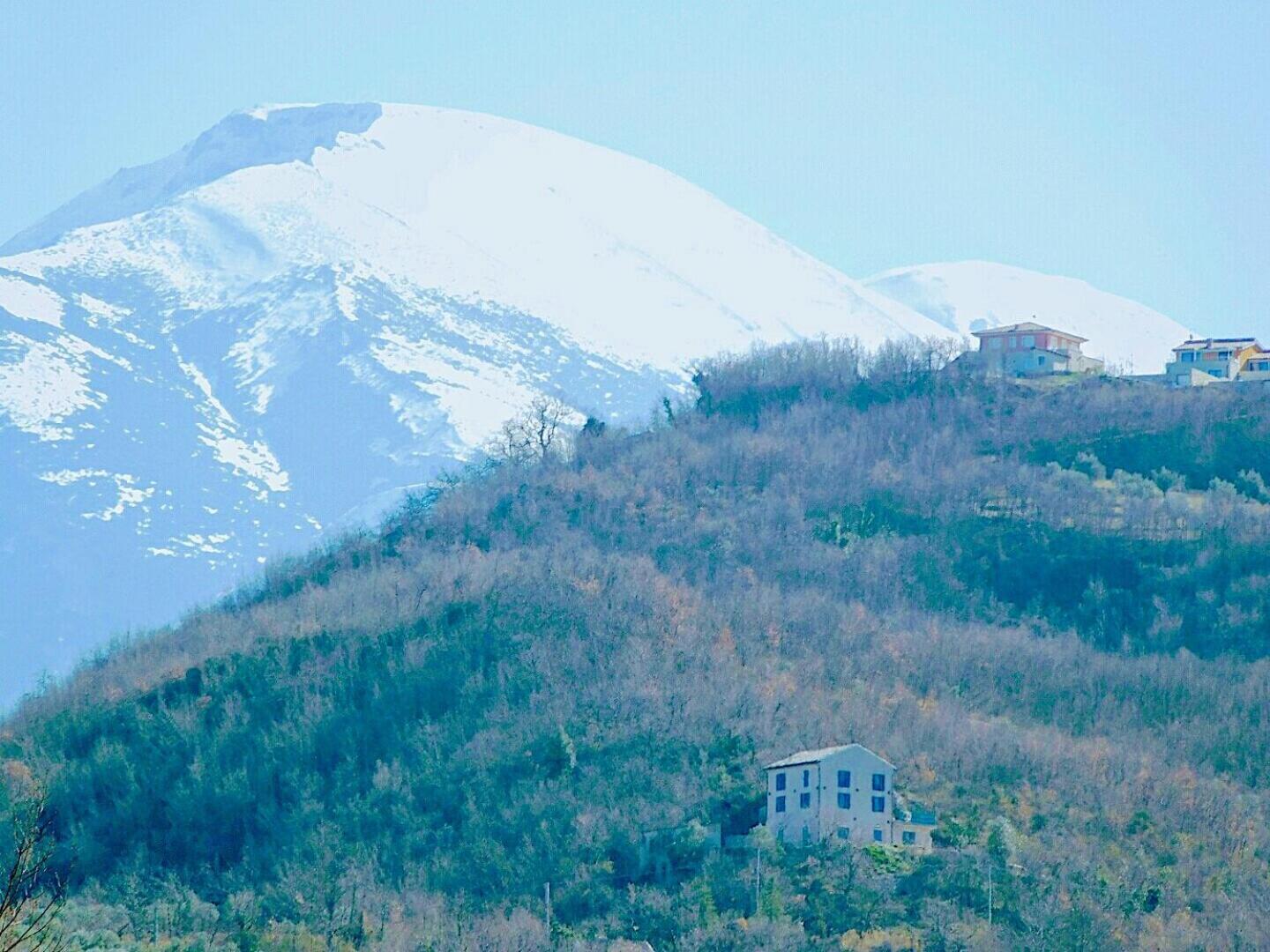 La Casa Dalle Finestre Blu Abbateggio Exterior foto