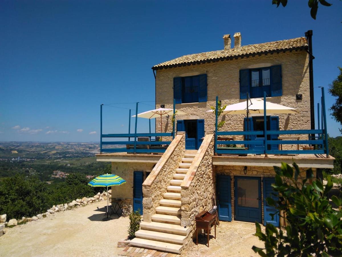 La Casa Dalle Finestre Blu Abbateggio Exterior foto