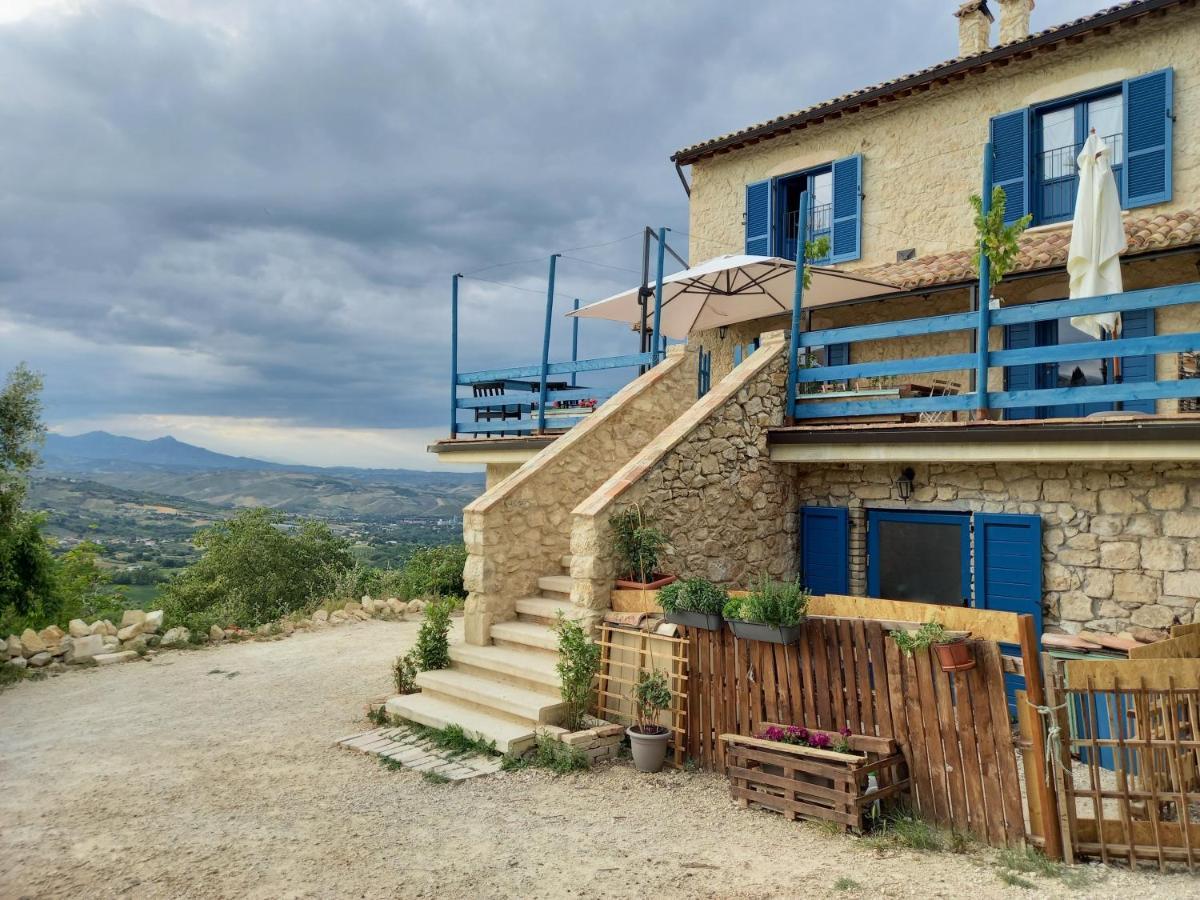 La Casa Dalle Finestre Blu Abbateggio Exterior foto
