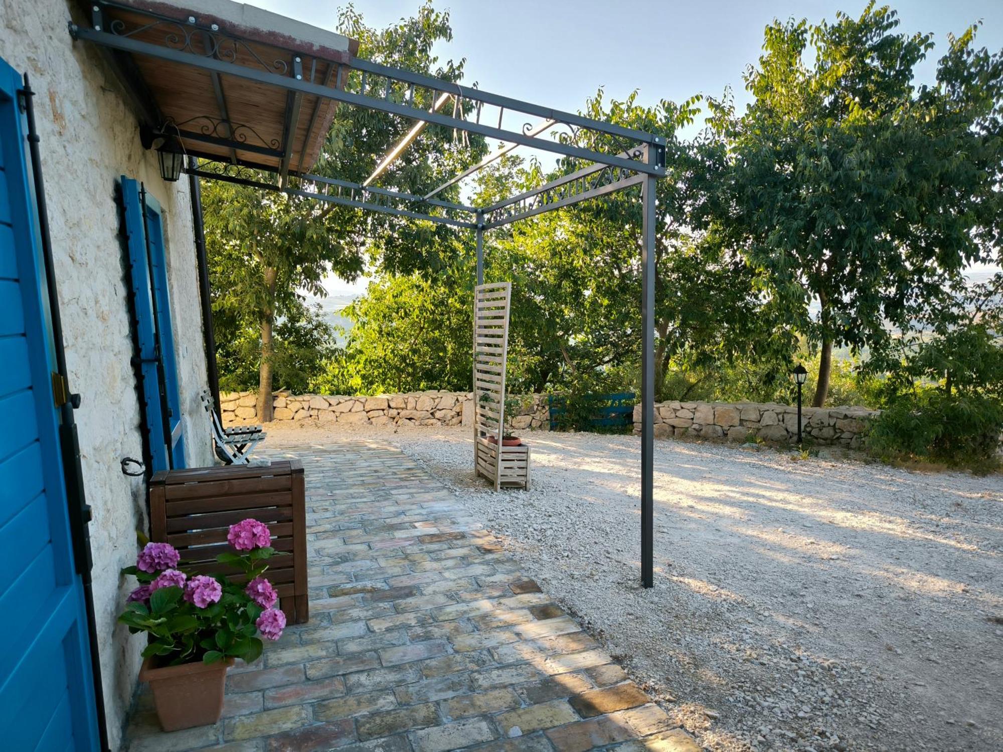 La Casa Dalle Finestre Blu Abbateggio Exterior foto